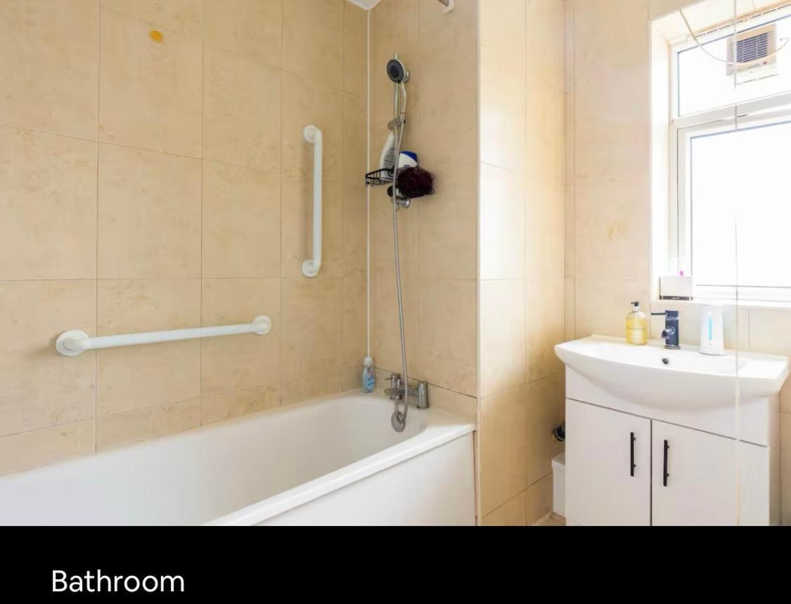 Charming Double Near Richmond Park Kingston Gate Guest house